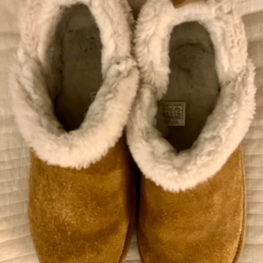 Koolaburra by UGG Women's Brown Suede Sherpa Lined Slippers Size 10